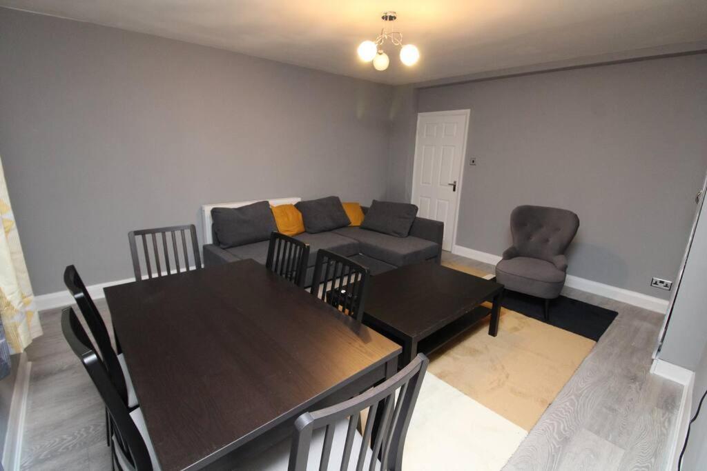 Апартаменты Modern 2 Bed Close To City Лондон Экстерьер фото