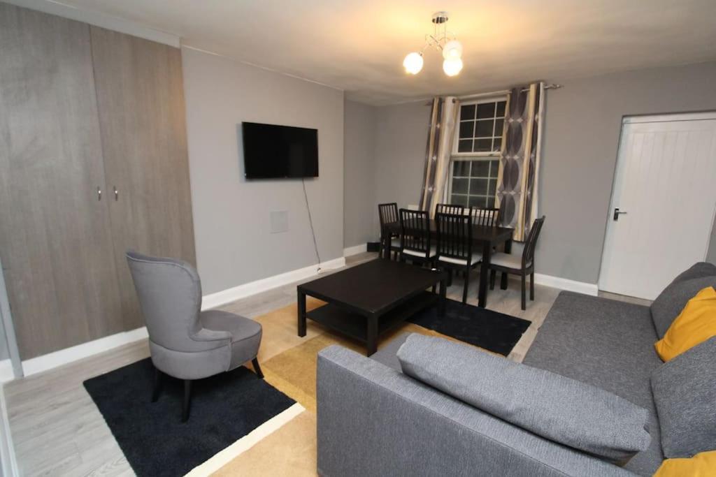 Апартаменты Modern 2 Bed Close To City Лондон Экстерьер фото