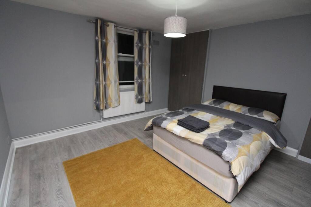 Апартаменты Modern 2 Bed Close To City Лондон Экстерьер фото